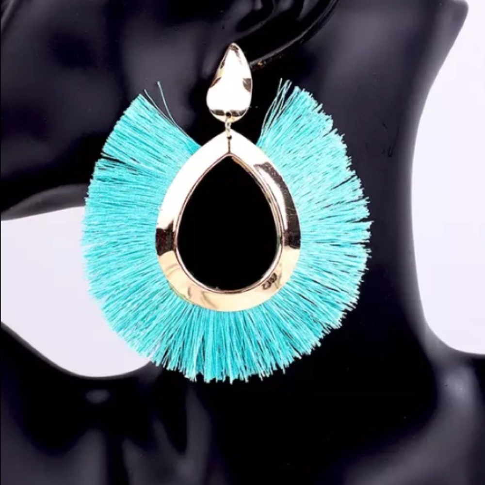 ‼️🎁Free ‼️With purchase 3 or more items.earrings - Picture 2 of 2